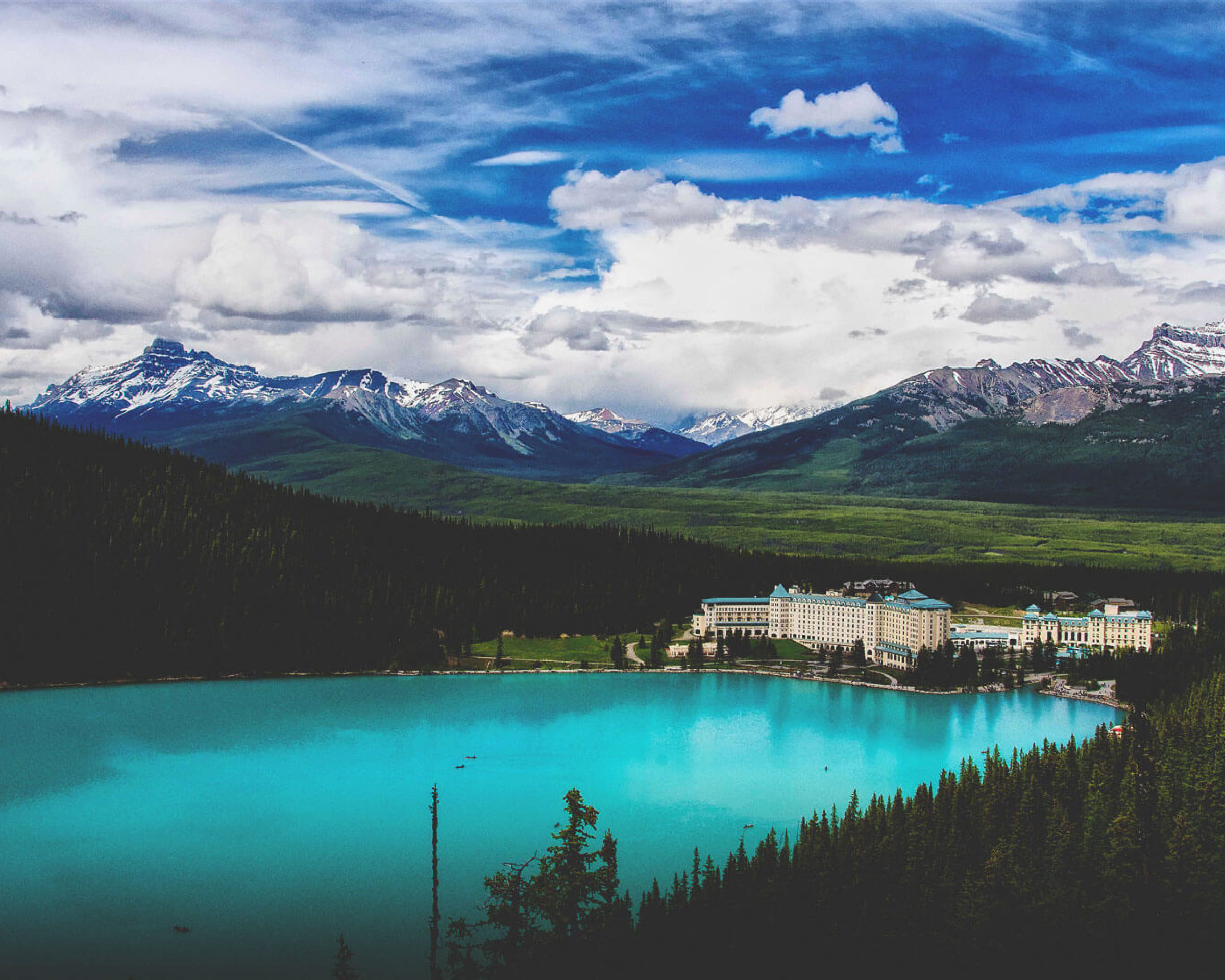 Canoe paddle on alpine lake